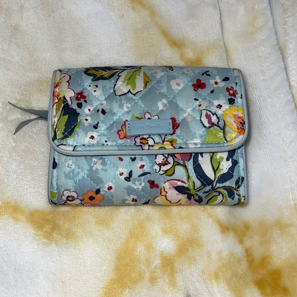 Vera Bradley wallet in perfect condition!